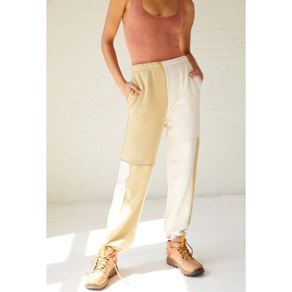 🎉LAST CHANCE🎉 NWT FP Movement Patched Up Pant / Honey Wheat Combo - Picture 3 of 6